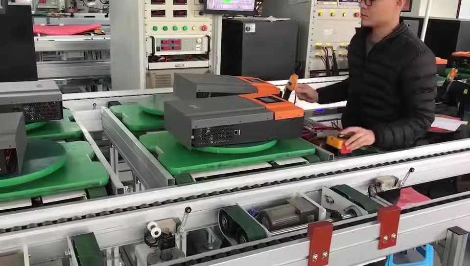 DSBsolar 4200W6200W Hybrid Solar Off-Grid Inverter Pure Sine Wave Photovoltaic Home Energy Storage Inverter